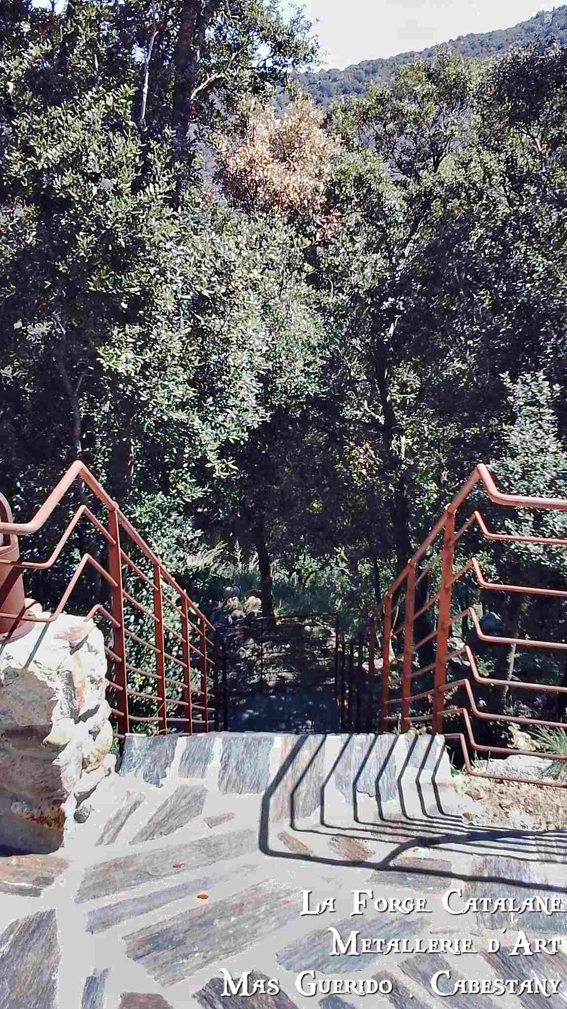 Garde corps lisses horizontale pose anglaise decoupe laser forge catalane 2.jpg